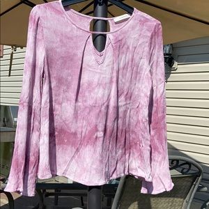 ❤️(3/$10)❤️Caramela blouse pink sz sm bell sleeves